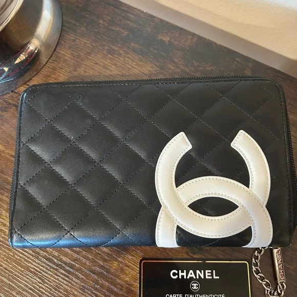 Authentic Chanel Black Calfskin Cambon Long Zip Wallet w Authenticity card - Picture 4 of 11